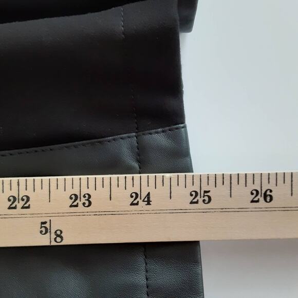 Denim & Co Womens M Black Leather Jacket Zip Front Slim Biker Jacket Mob Wife - Picture 9 of 10